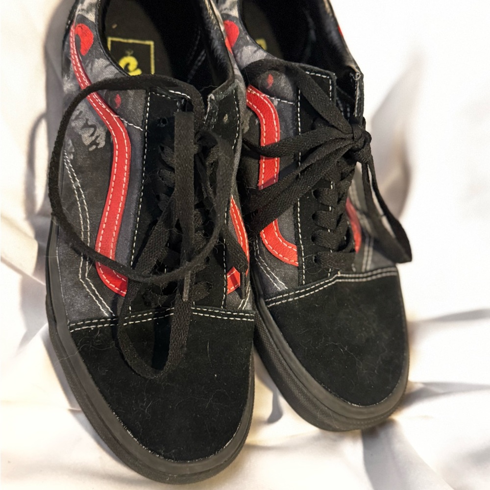 Vans Men's Black and Red Sneakers